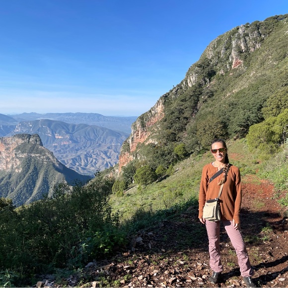 Meet your Posher - Picture 5 of 6